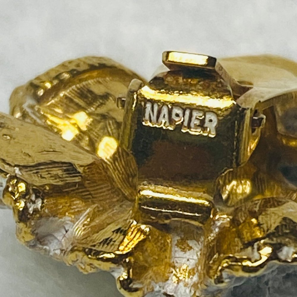 Napier Vintage Clip-on Earrings Metal with White Gold Color Painted Ruffle Edges - Picture 15 of 16